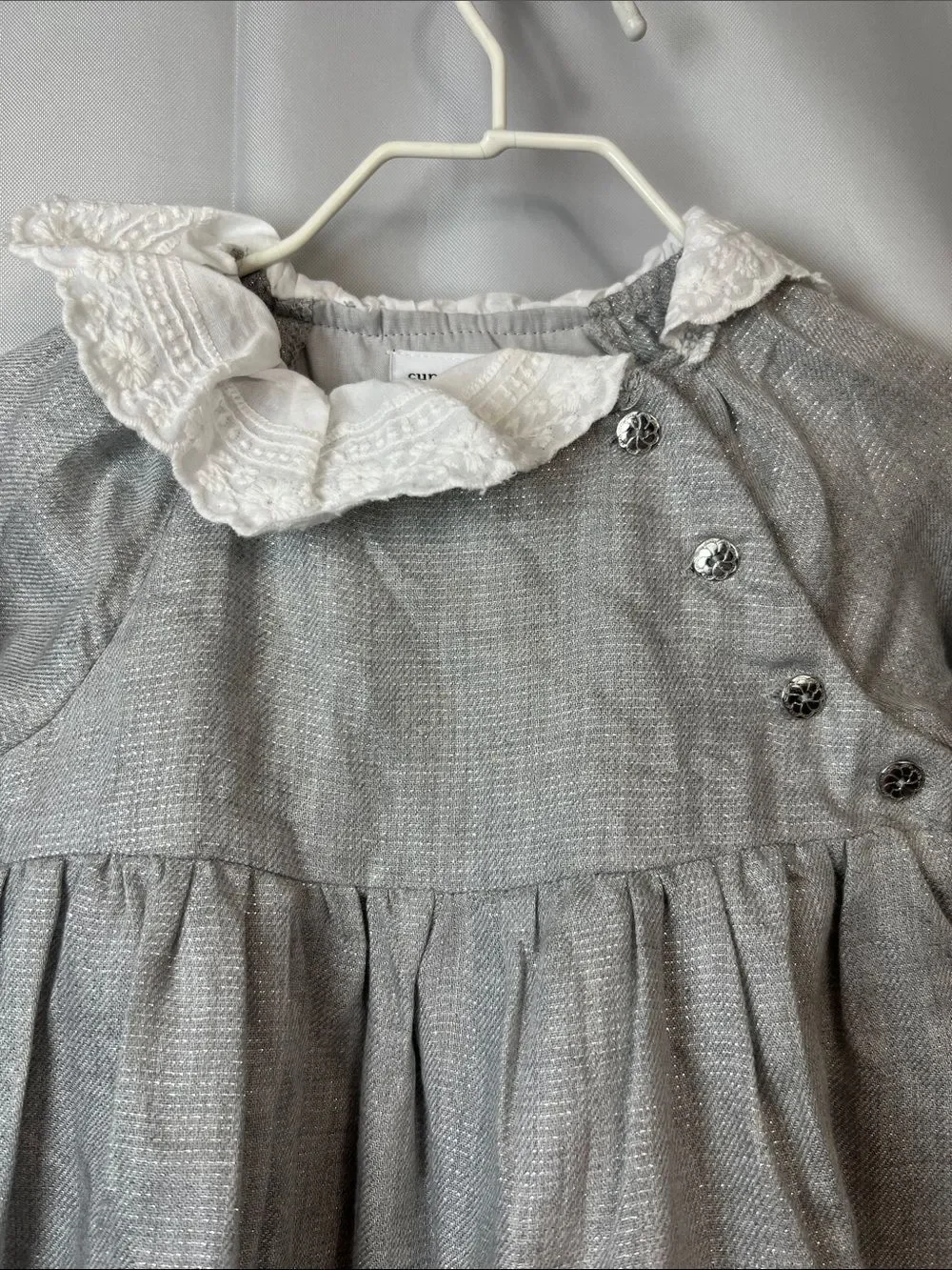 cupcakes & cashmere excellent preowned
